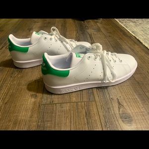 Women’s Adidas Stan Smiths size 7 - white/green